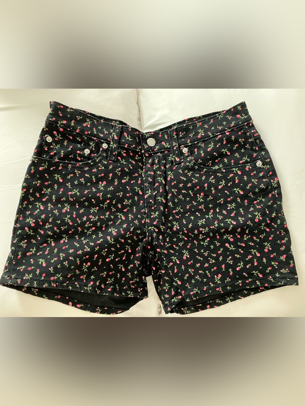Levi Strauss & Co Mid Length Short Size 28 - Picture 2 of 8